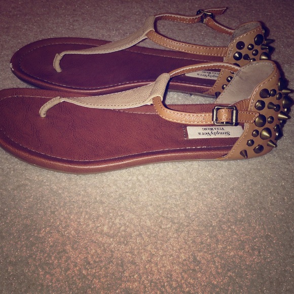 Vera Wang Shoes - Tan Sandals