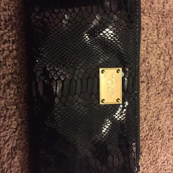 Michael kors clutch