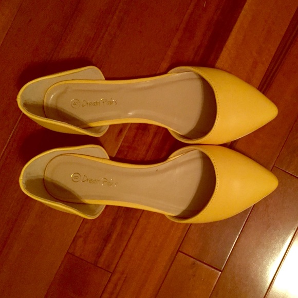 Dream Pairs Yellow Pointed Toe Flats