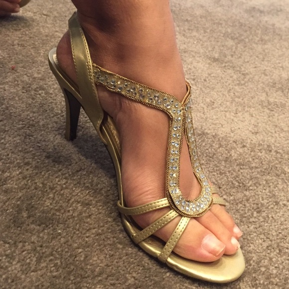 ⚡️ FLASH SALE ⚡️Marinelli Gold High Heels