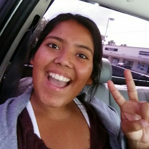 Meet your Posher, Valeria