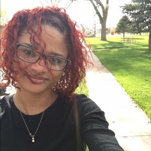 Meet your Posher, Lacey