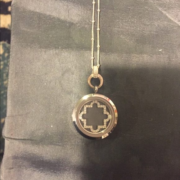 **Origami Owl sterling silver necklace