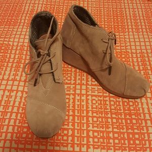 TOMS wedges