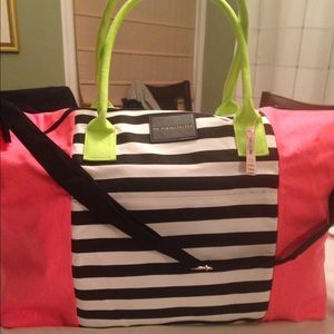 HUGE NWT VS DUFFEL BAG