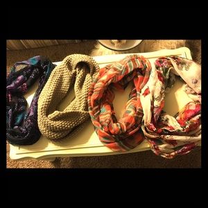 Super cute infinity scarves 💕💕💕