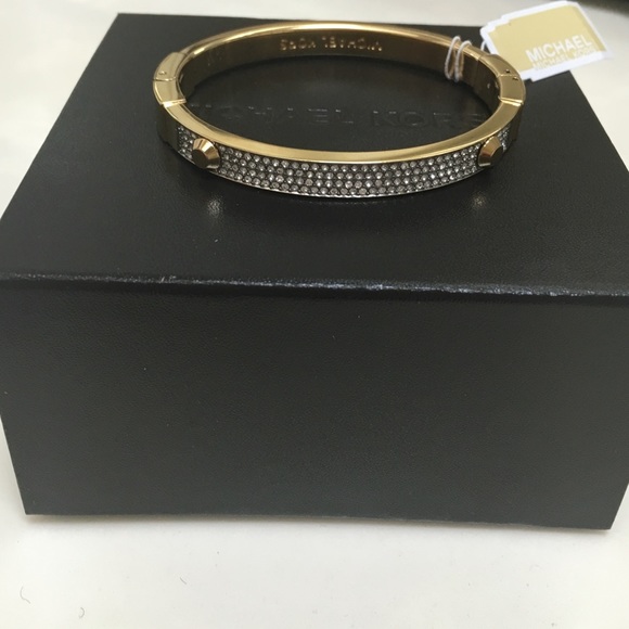 😍Last one! New! 🎉HP 8/22 🎉Michael Kors Bracelet - Picture 4 of 6