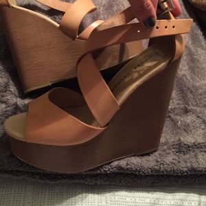 Nude wedges