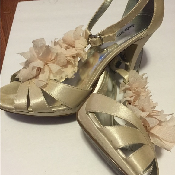 Shoes - Picture 3 of 3