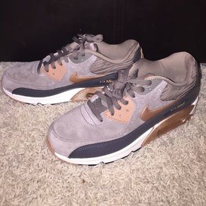 Nike air maxs