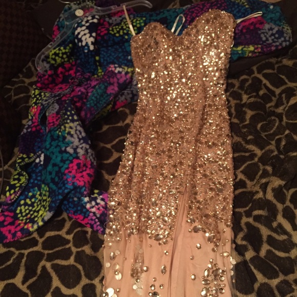 Size 0 beautiful Jovani beaded dress - Picture 2 of 2