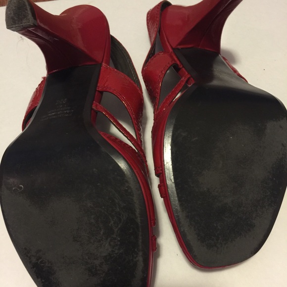 Shoe - Picture 3 of 4