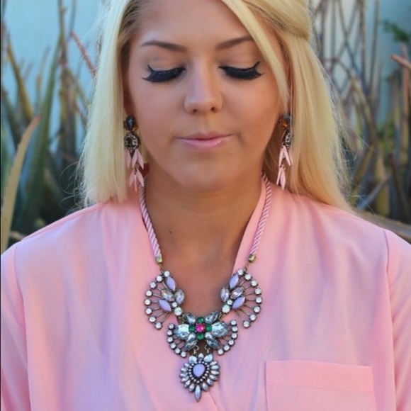 🎀Blush Rope Statement Necklace🎀 - Picture 2 of 3