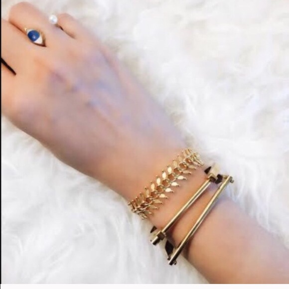 D cuff - 18 k gold plated