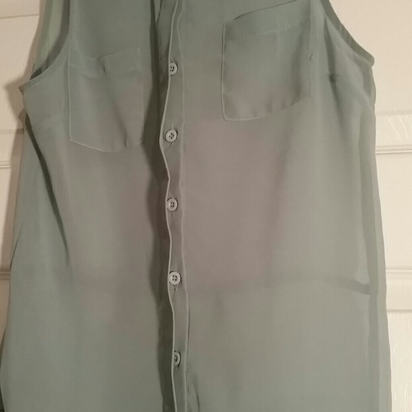 Sleeveless Button up shirt - Picture 3 of 4