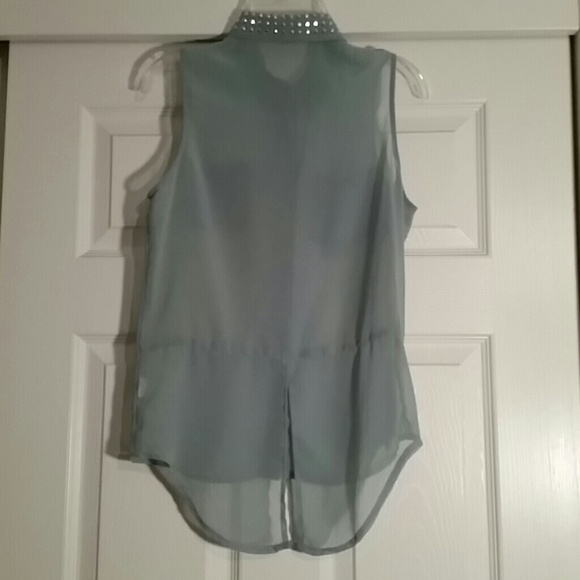 Sleeveless Button up shirt - Picture 4 of 4