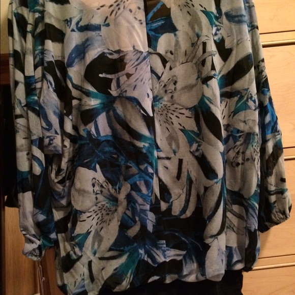 Top - Picture 2 of 3