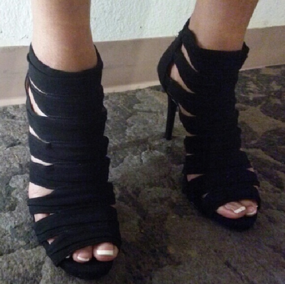 BCBG heels