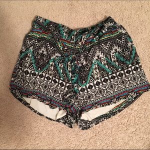 Aztec print flowy shorts