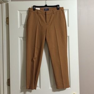 NWT Old Navy mid-rise slacks, Size 6
