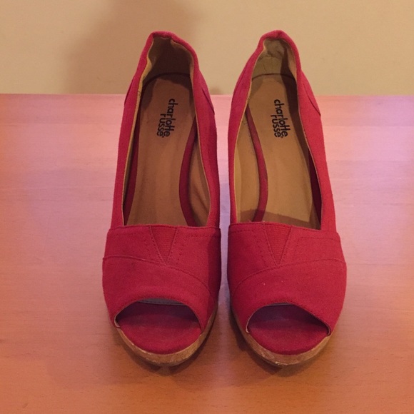 Lightly worn wedges size 7.5!