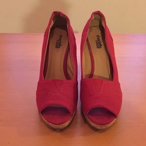 Lightly worn wedges size 7.5!