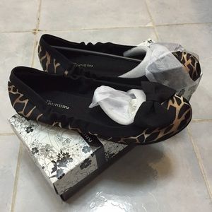 Leopard print bow flats
