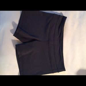 Lululemon black yoga short