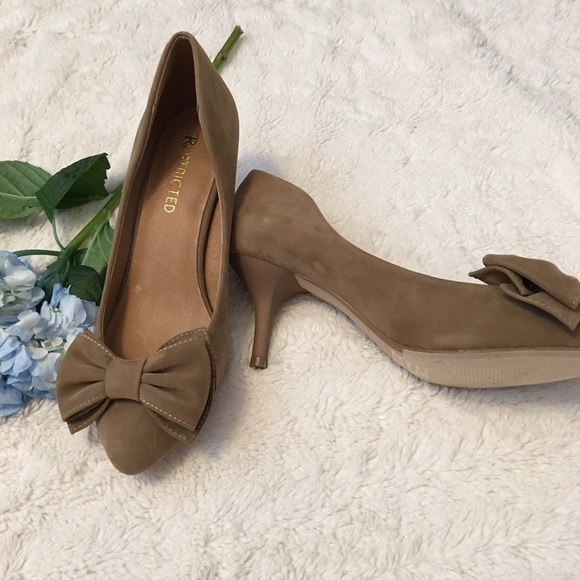 💞NWOT. These Restricted pumps are gorgeous! 💞 - Picture 2 of 4