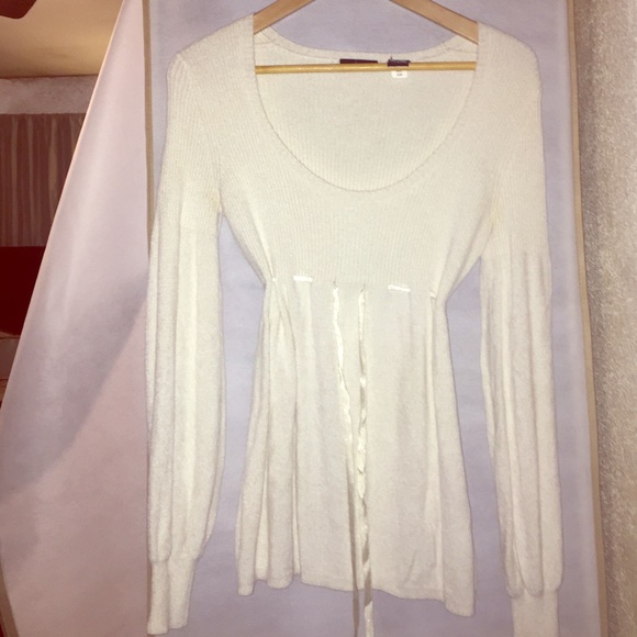 Sweaters - Picture 1 of 1