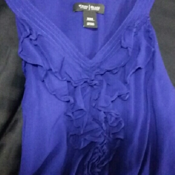 Beautiful dark blue dress with pockets!