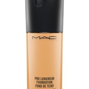 Mac Pro long wear foundation