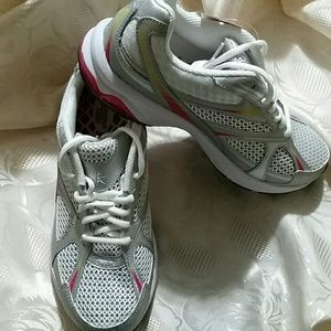 Danskin Now Sneakers