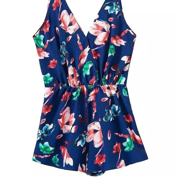 🌸Flower Print Romper🌸NWOT🌸 - Picture 3 of 4