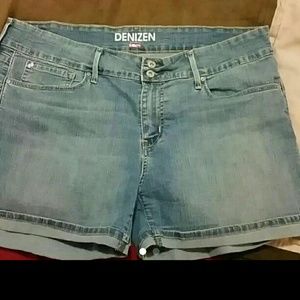 Size 16 levi's shorts