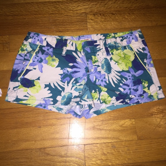 Flowery shorts