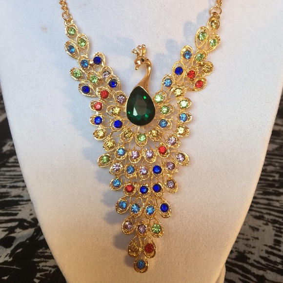 Isbel Jewelry - Rhinestone Gem Peacock Statement Necklace Pendant