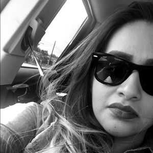 Meet your Posher, Liz