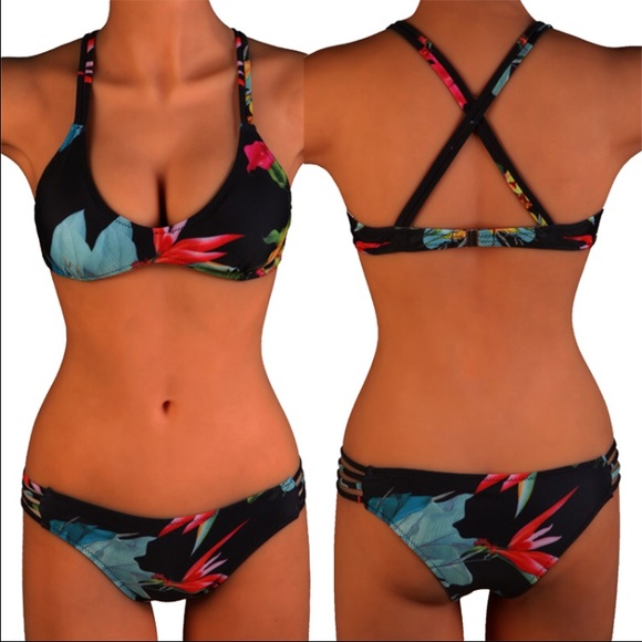 Tropical sexy Strappy bikini set - Picture 3 of 4