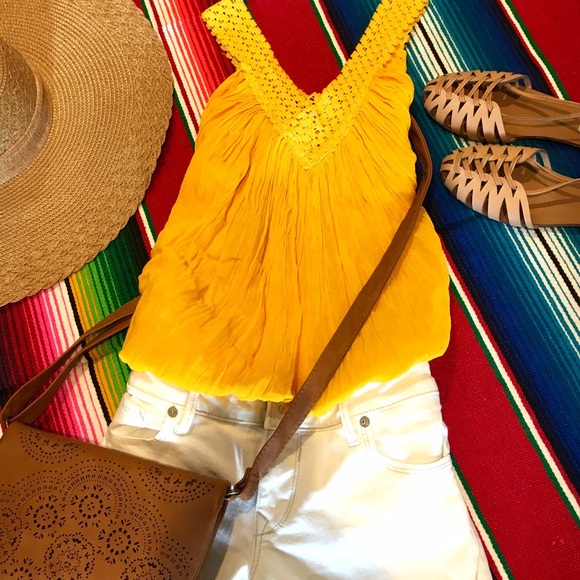 Nessa’s V-Neck Sleeveless Top NWOT - Picture 2 of 2