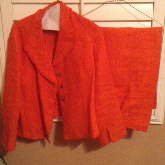 Almost new orange 100% fully lined linen suit.