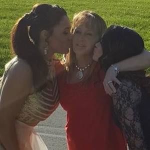 Meet your Posher, Debbie