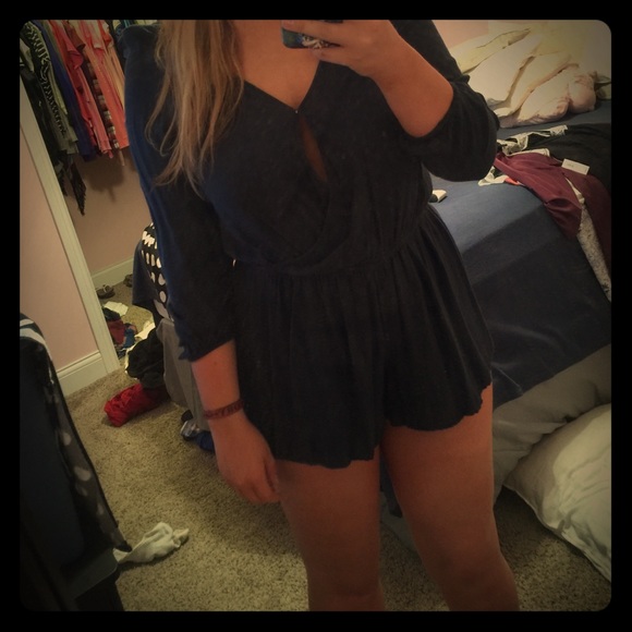 AMERICAN EAGLE NAVY ROMPER. NWOT