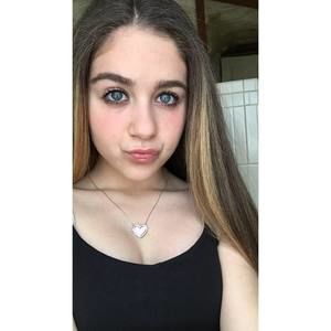 Meet your Posher, Alexis