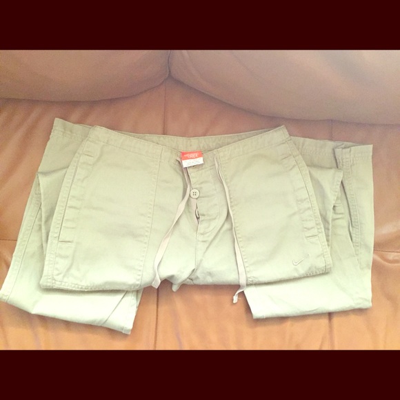 Nike kaki pants