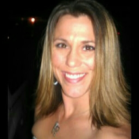 Meet your Posher, Roxy - Picture 2 of 4