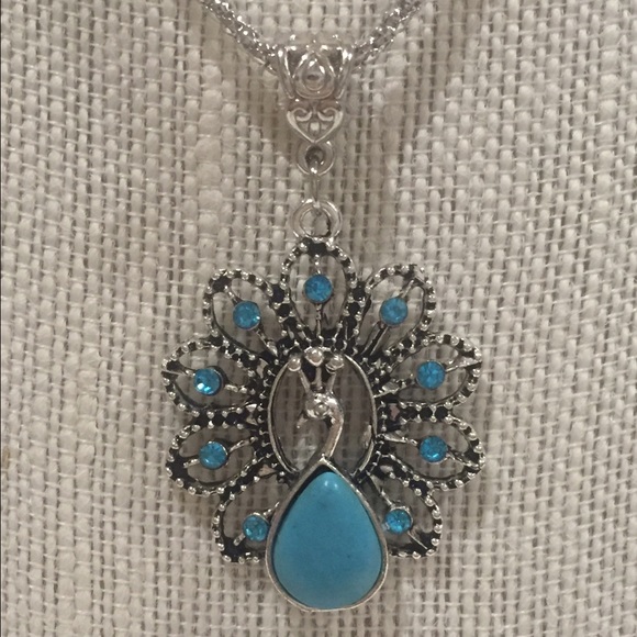 Peacock turquoise colored pendant necklace
