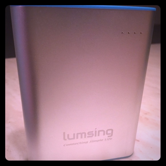 Brand New Lumsing Portable Charger