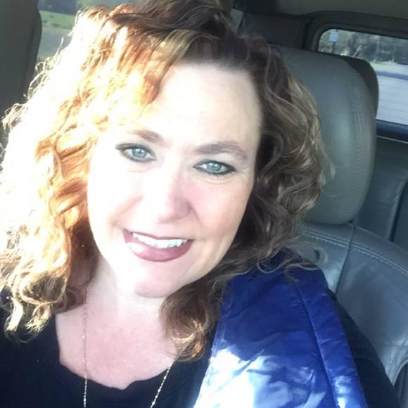 Meet your Posher, Christy - Picture 1 of 1