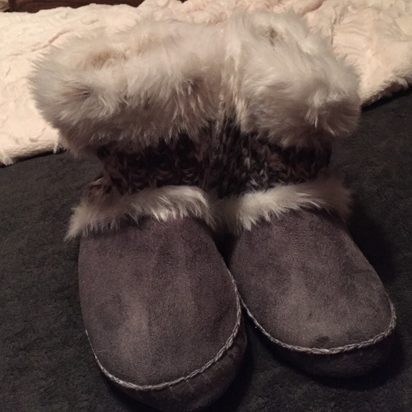 Fuzzy boot slippers! ☺️